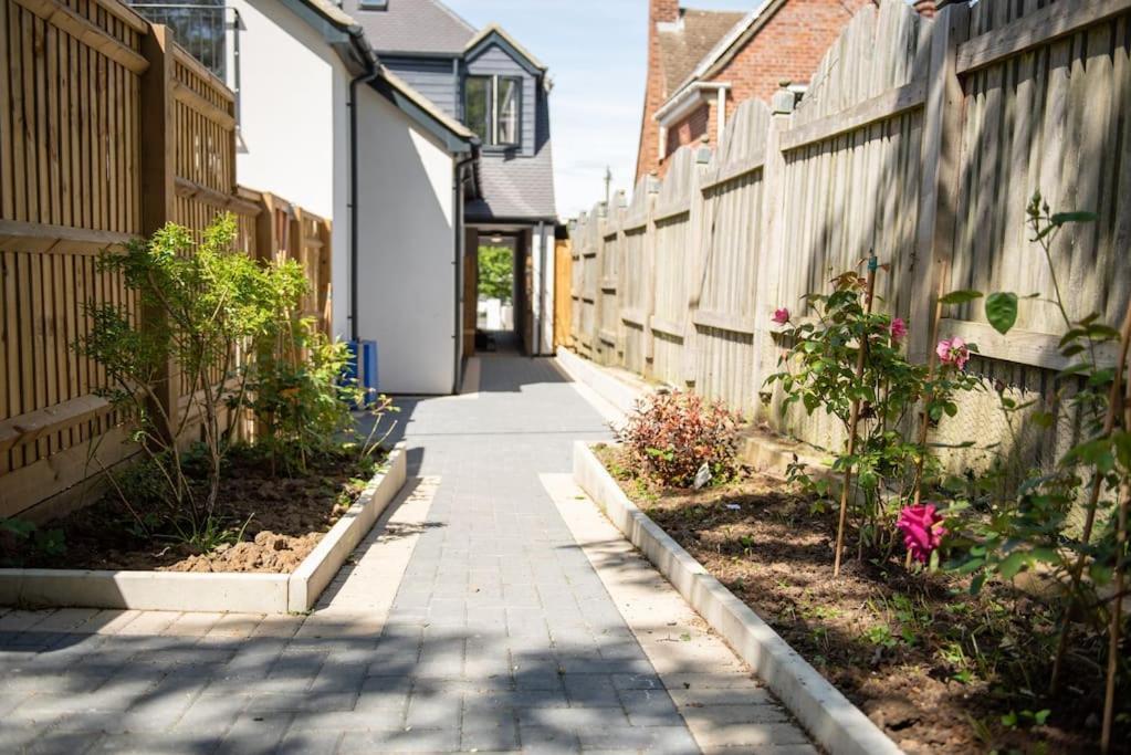 Walnut Luxurious 2-Bedroom With Ensuite - Parking, Netflix, Wifi - Close To Oxford, Bicester & Blenheim Palace Kidlington Kültér fotó