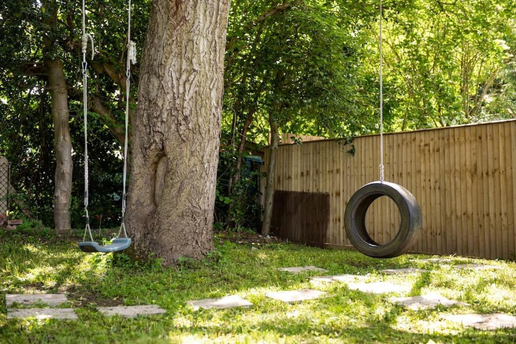 Walnut Luxurious 2-Bedroom With Ensuite - Parking, Netflix, Wifi - Close To Oxford, Bicester & Blenheim Palace Kidlington Kültér fotó