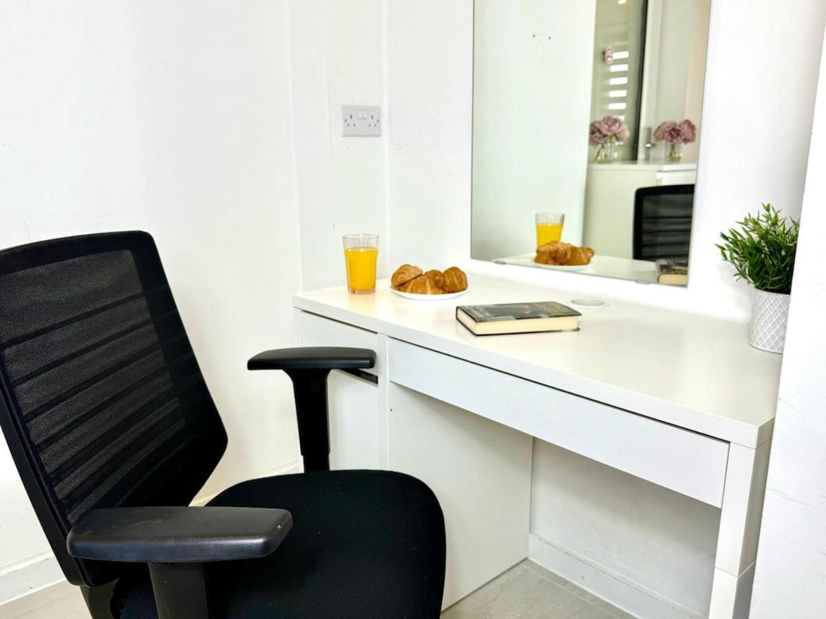 Walnut Luxurious 2-Bedroom With Ensuite - Parking, Netflix, Wifi - Close To Oxford, Bicester & Blenheim Palace Kidlington Kültér fotó